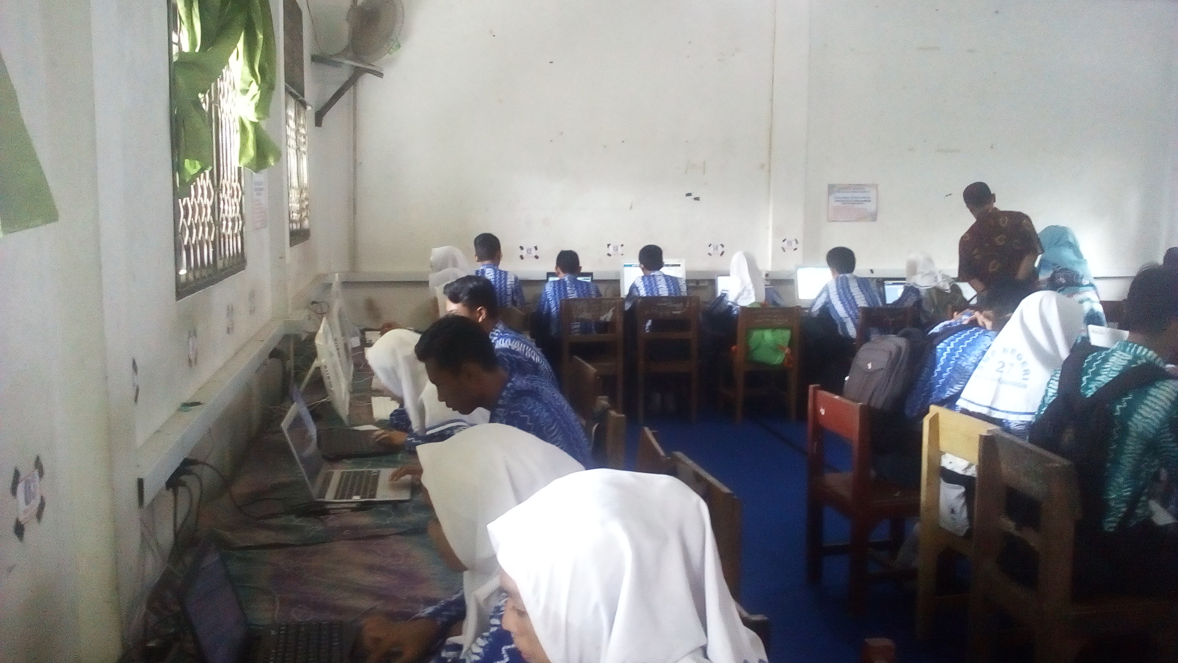 SMP 27 Banjarmasin Melaksanakan Simulasi UNBK di SMK Bina Banua Banjarmasin