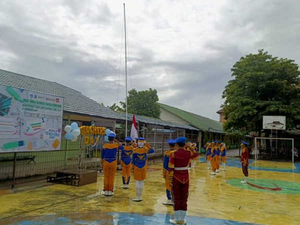 Peringatan Hari Guru Ke 79 Di SMK Bina Banua Banjarmasin